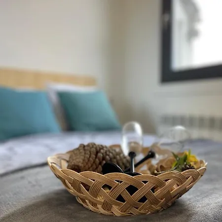 Amplia Casa De 9 Hab, Cabral. Holiday home Vigo