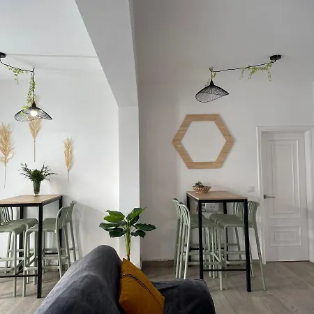 Amplia Casa De 9 Hab, Cabral. 펜션