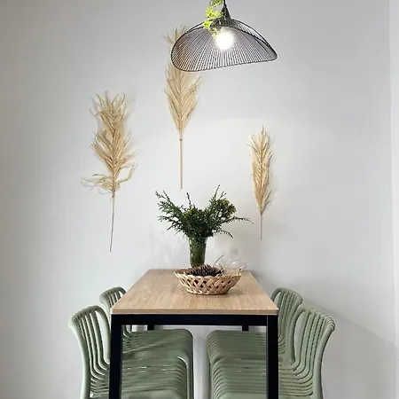 Amplia Casa De 9 Hab, Cabral. *