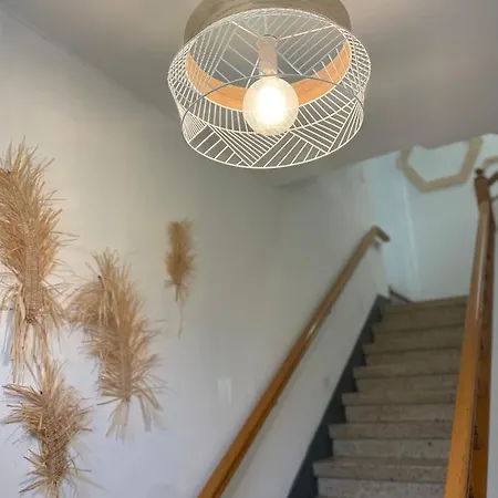 Amplia Casa De 9 Hab, Cabral. فيجو