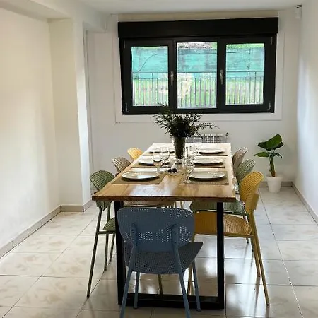 Amplia Casa De 9 Hab, Cabral. * فيجو