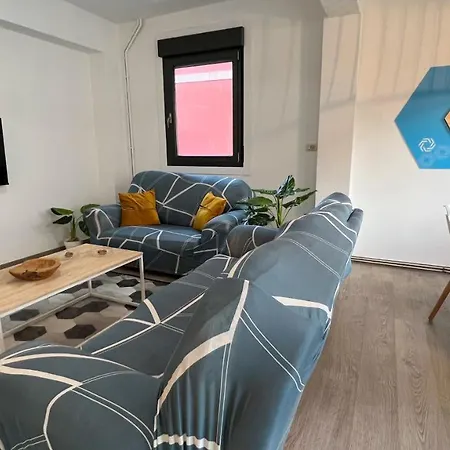 Amplia Casa De 9 Hab, Cabral. * 비고