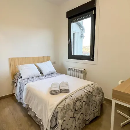 Amplia Casa De 9 Hab, Cabral. * فيجو