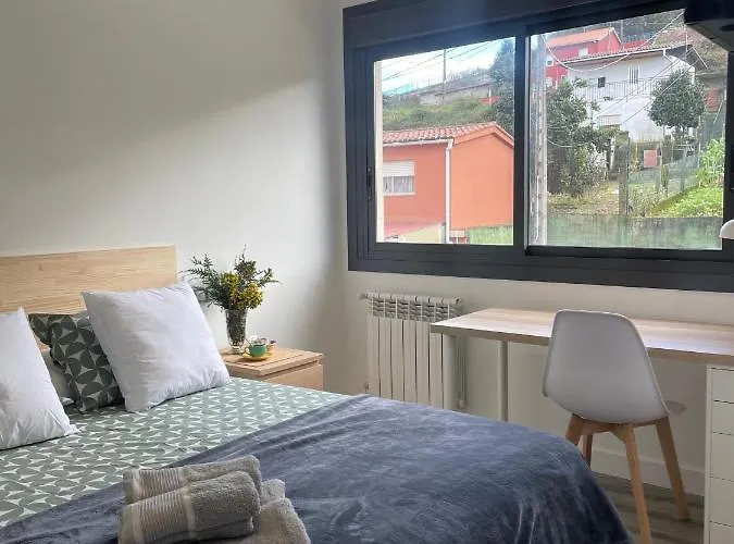 Amplia Casa De 9 Hab, Cabral.