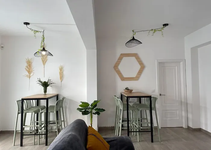 Amplia Casa De 9 Hab, Cabral. 度假居