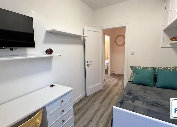 Amplia Casa De 9 Hab, Cabral. * 比戈