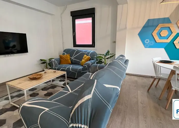 Amplia Casa De 9 Hab, Cabral. * 比戈