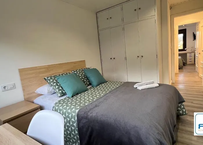 Hébergement de vacances Amplia Casa De 9 Hab, Cabral. Vigo
