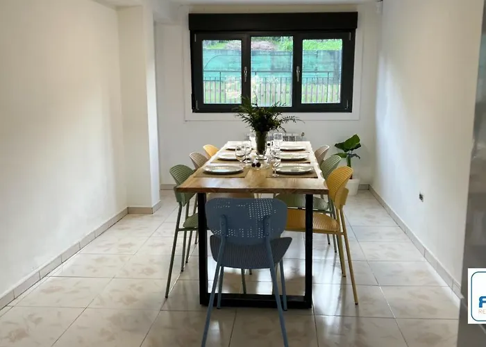 度假居 Amplia Casa De 9 Hab, Cabral. *